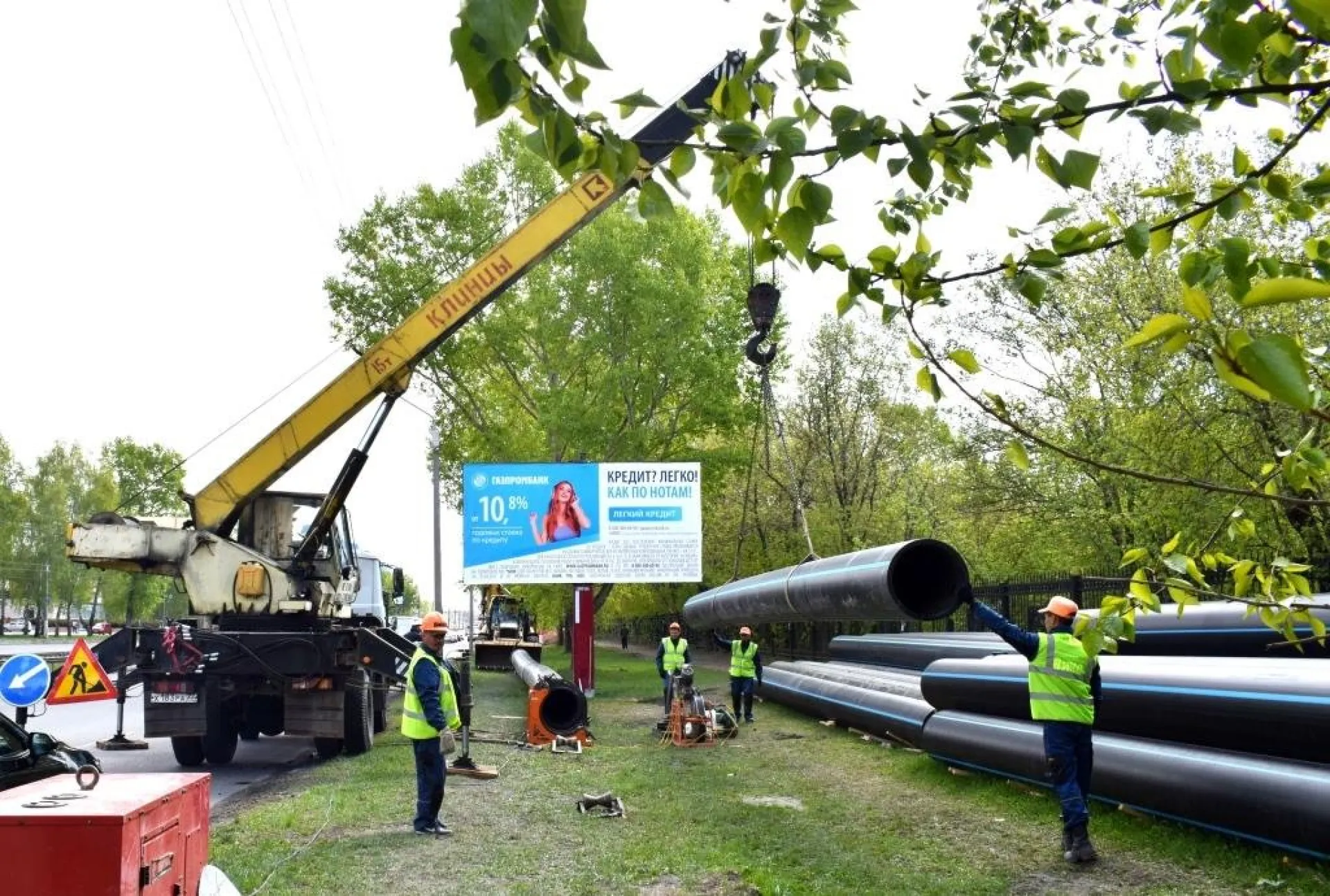 Росводоканал строит водовод на улице Антона Петрова в Барнауле Росводоканал строит водовод на улице Антона Петрова в Барнауле