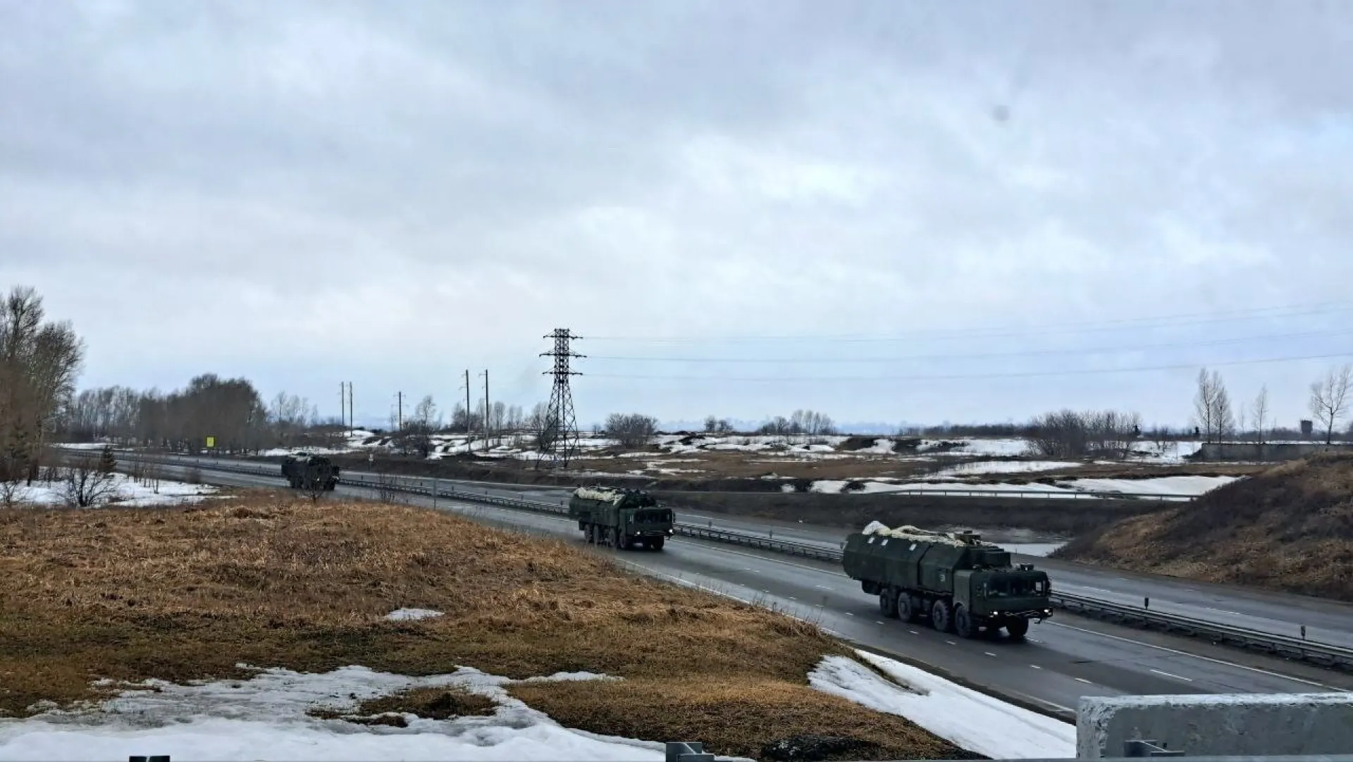 Чуйский тракт перекроют из-за движения военных колонн в Алтайском крае Чуйский тракт перекроют из-за движения военных колонн в Алтайском крае
