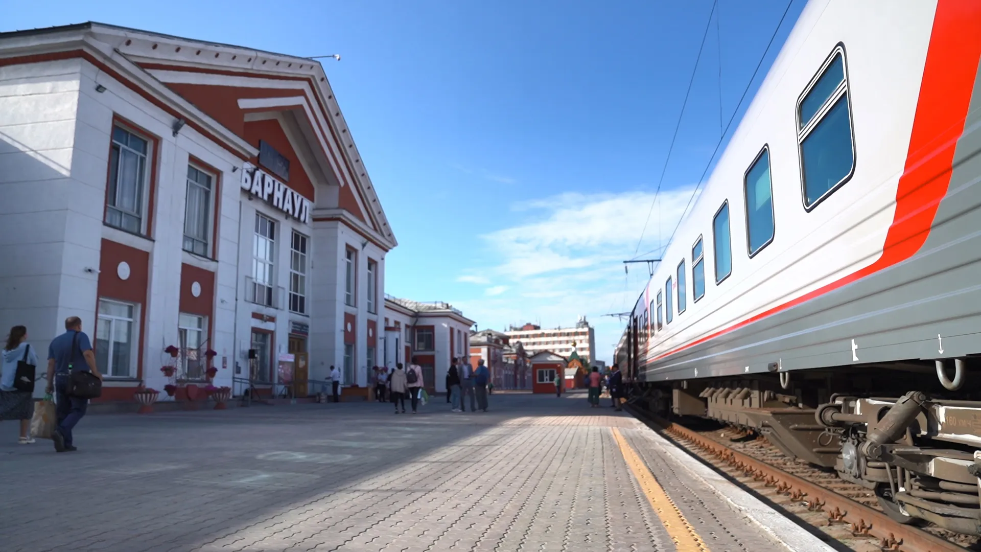 Поезд Минобороны с трофейной техникой прибудет завтра в Барнаул Поезд Минобороны с трофейной техникой прибудет завтра в Барнаул