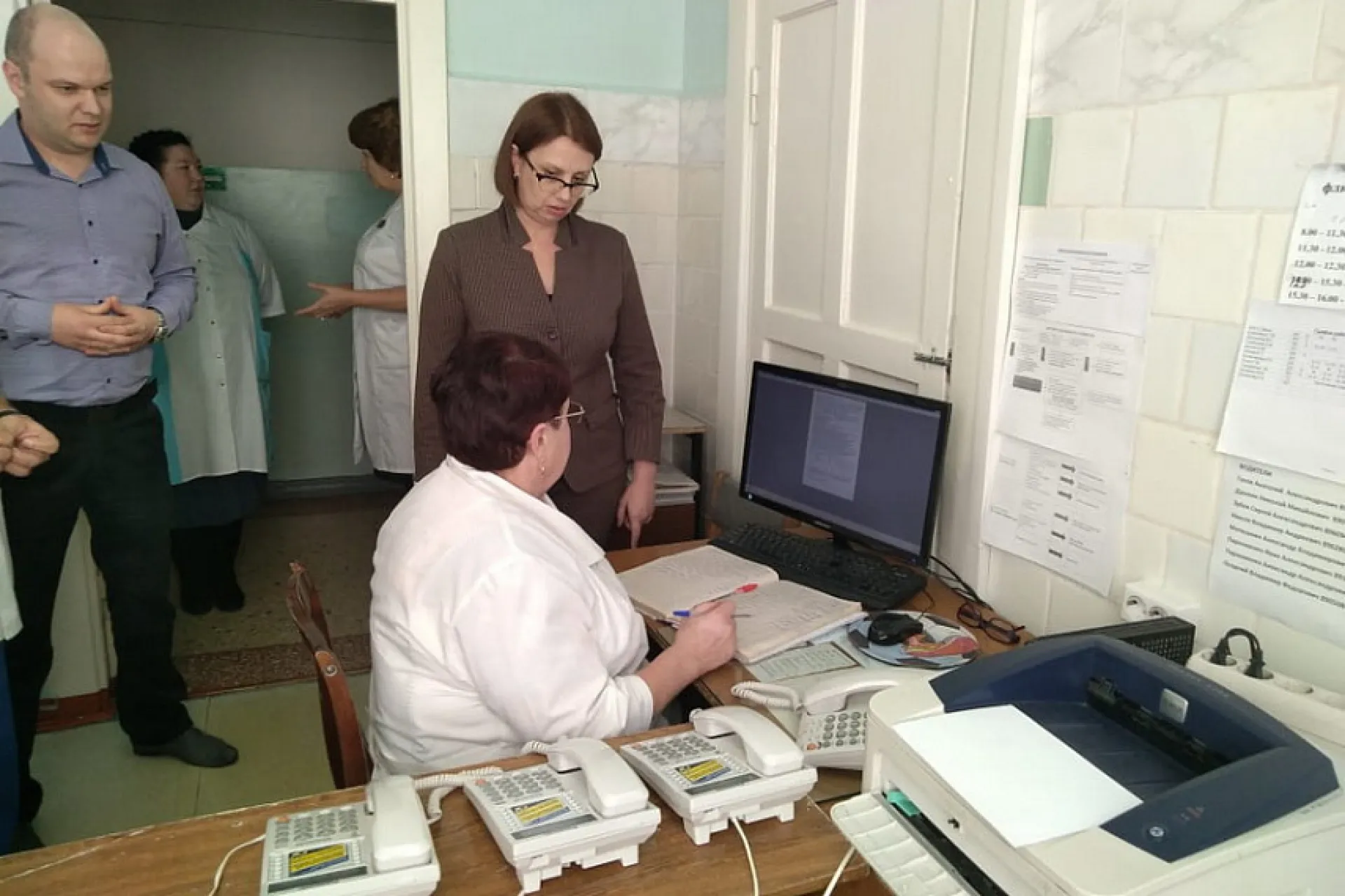Поликлинику, в которой по утрам собираются огромные очереди, проверили в Рубцовске Поликлинику, в которой по утрам собираются огромные очереди, проверили в Рубцовске