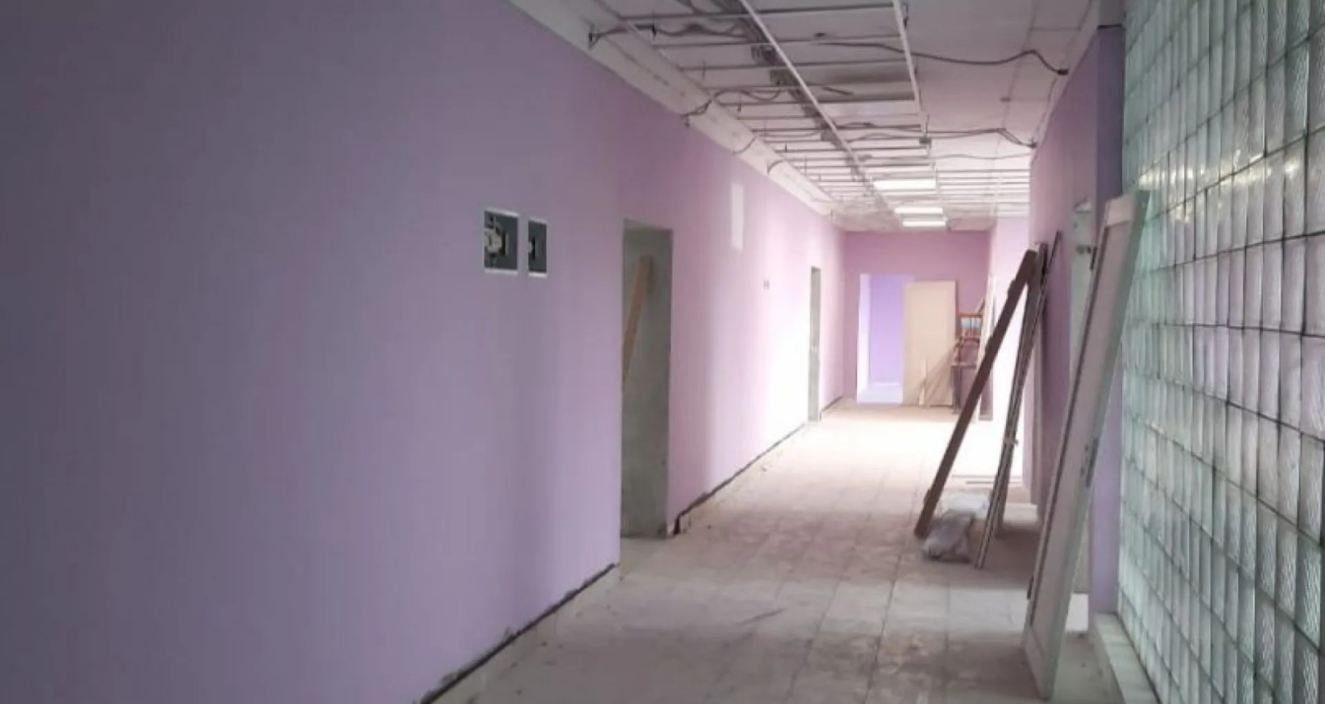Алтайские строители могут приостановить возведение в регионе школ и детских садов Алтайские строители могут приостановить возведение в регионе школ и детских садов