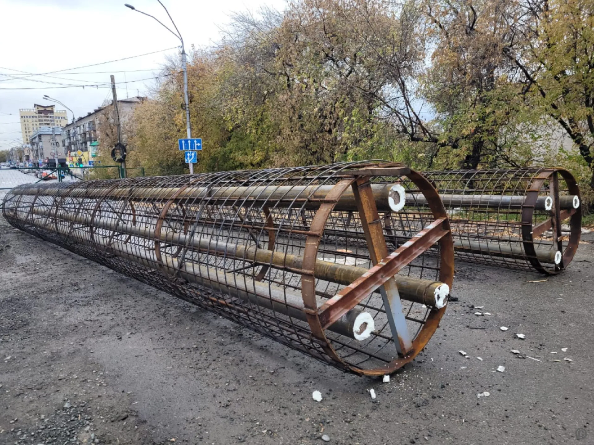 Буронабивные сваи устанавливают на барнаульском путепроводе Буронабивные сваи устанавливают на барнаульском путепроводе