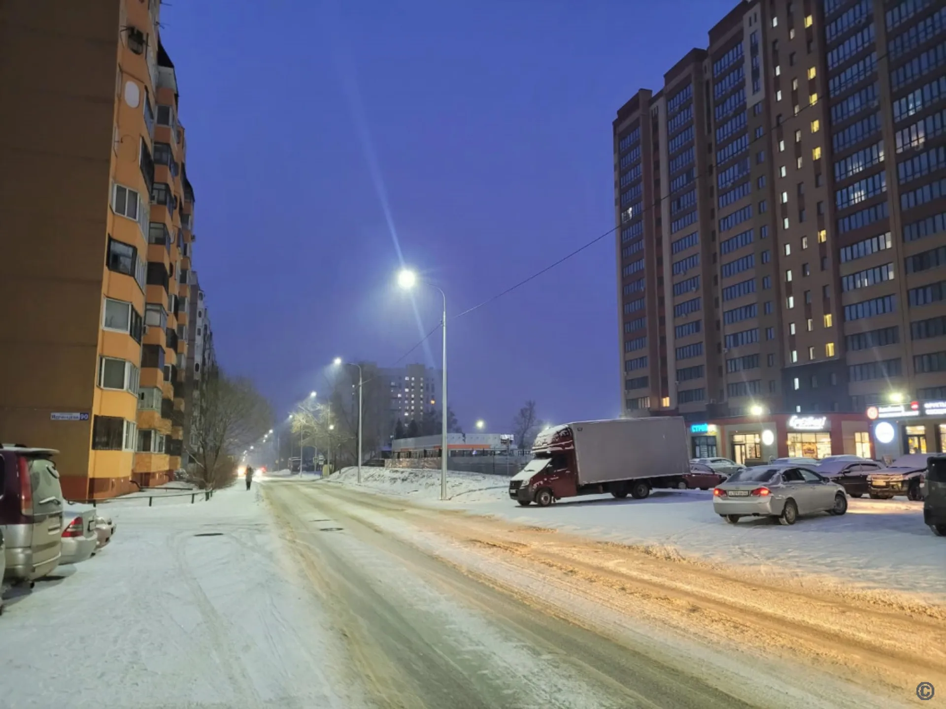 На одной из улиц Барнаула подключили освещение На одной из улиц Барнаула подключили освещение