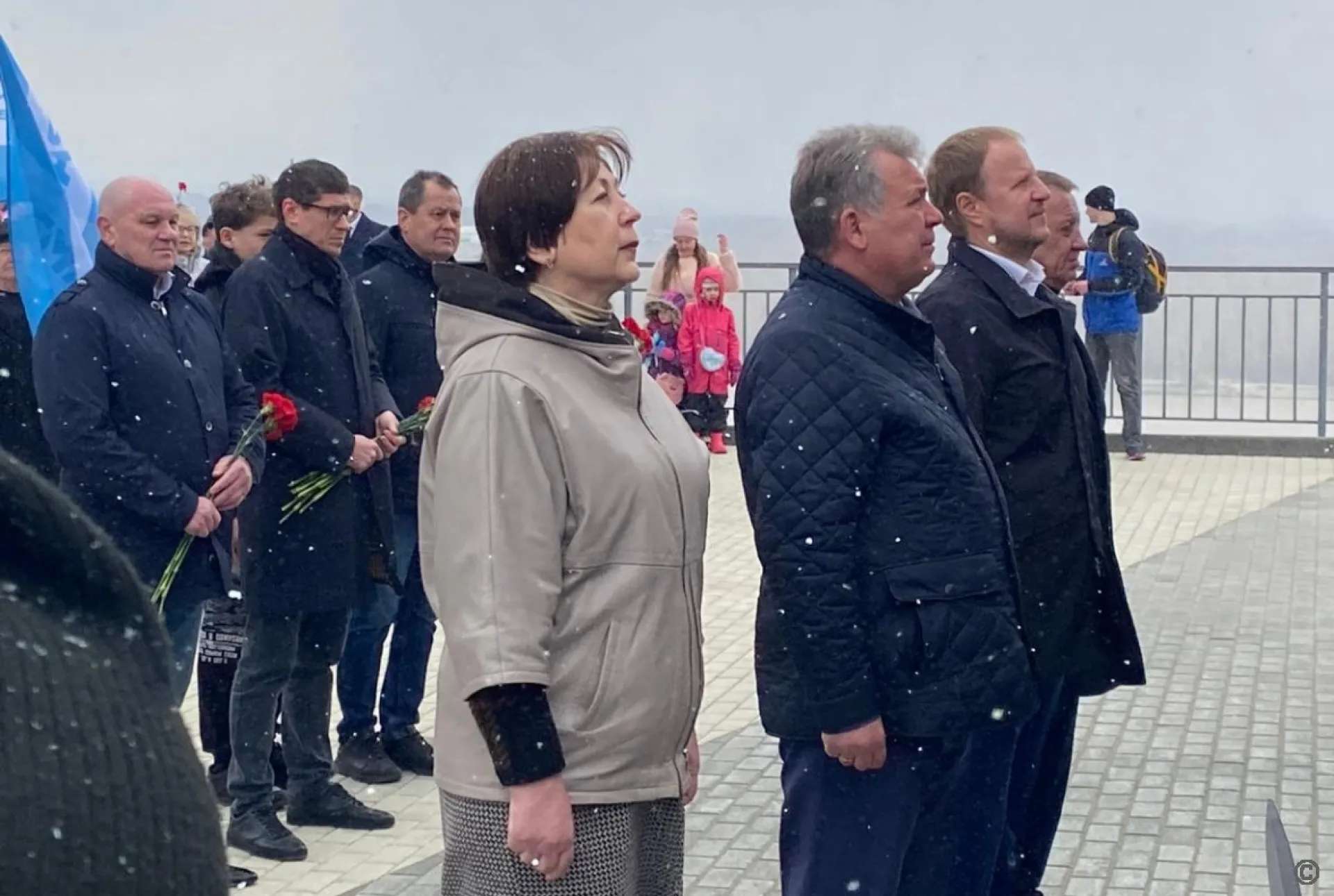 Власти Алтайского края возложили цветы к стеле «Город трудовой доблести» в Барнауле Власти Алтайского края возложили цветы к стеле «Город трудовой доблести» в Барнауле