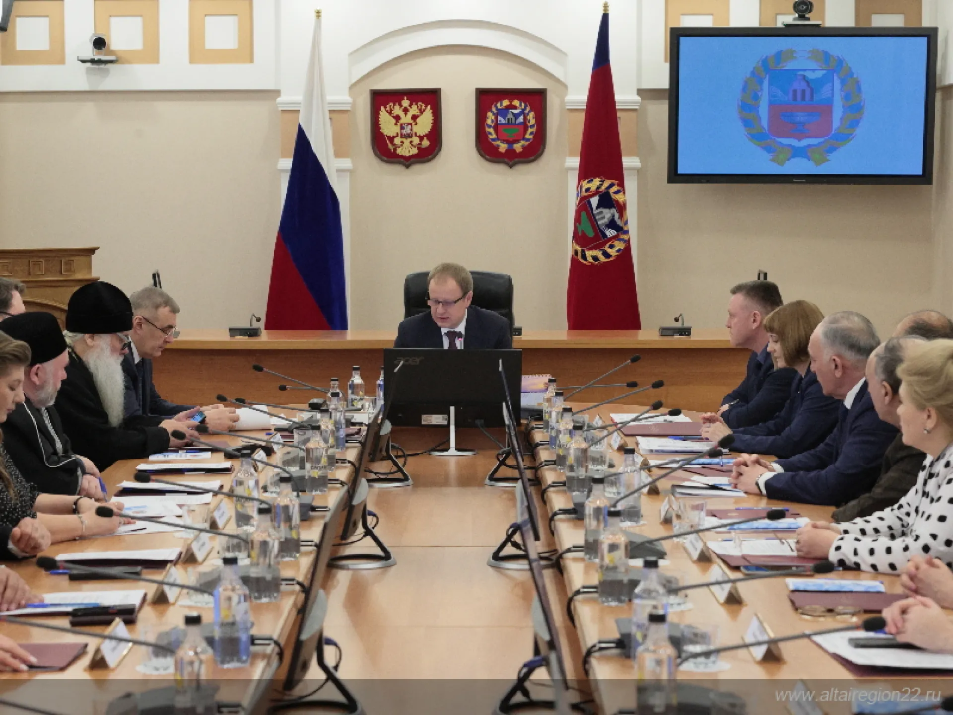 Виктор Томенко призвал общественные и религиозные организации активнее выступать с инициативами Виктор Томенко призвал общественные и религиозные организации активнее выступать с инициативами