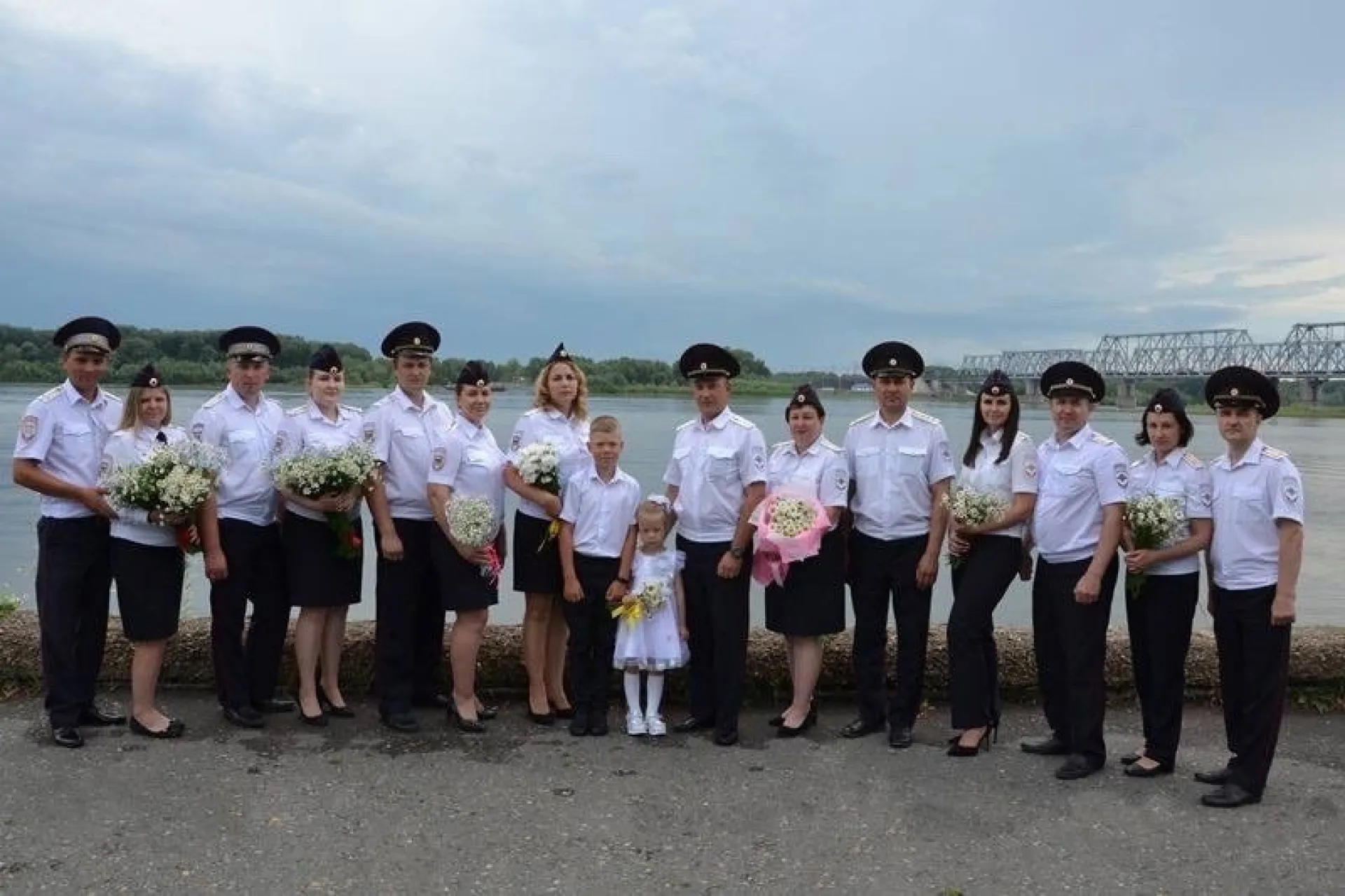 Полицейские из Камня-на-Оби поделились тёплыми фотографиями в День семьи, любви и верности Полицейские из Камня-на-Оби поделились тёплыми фотографиями в День семьи, любви и верности