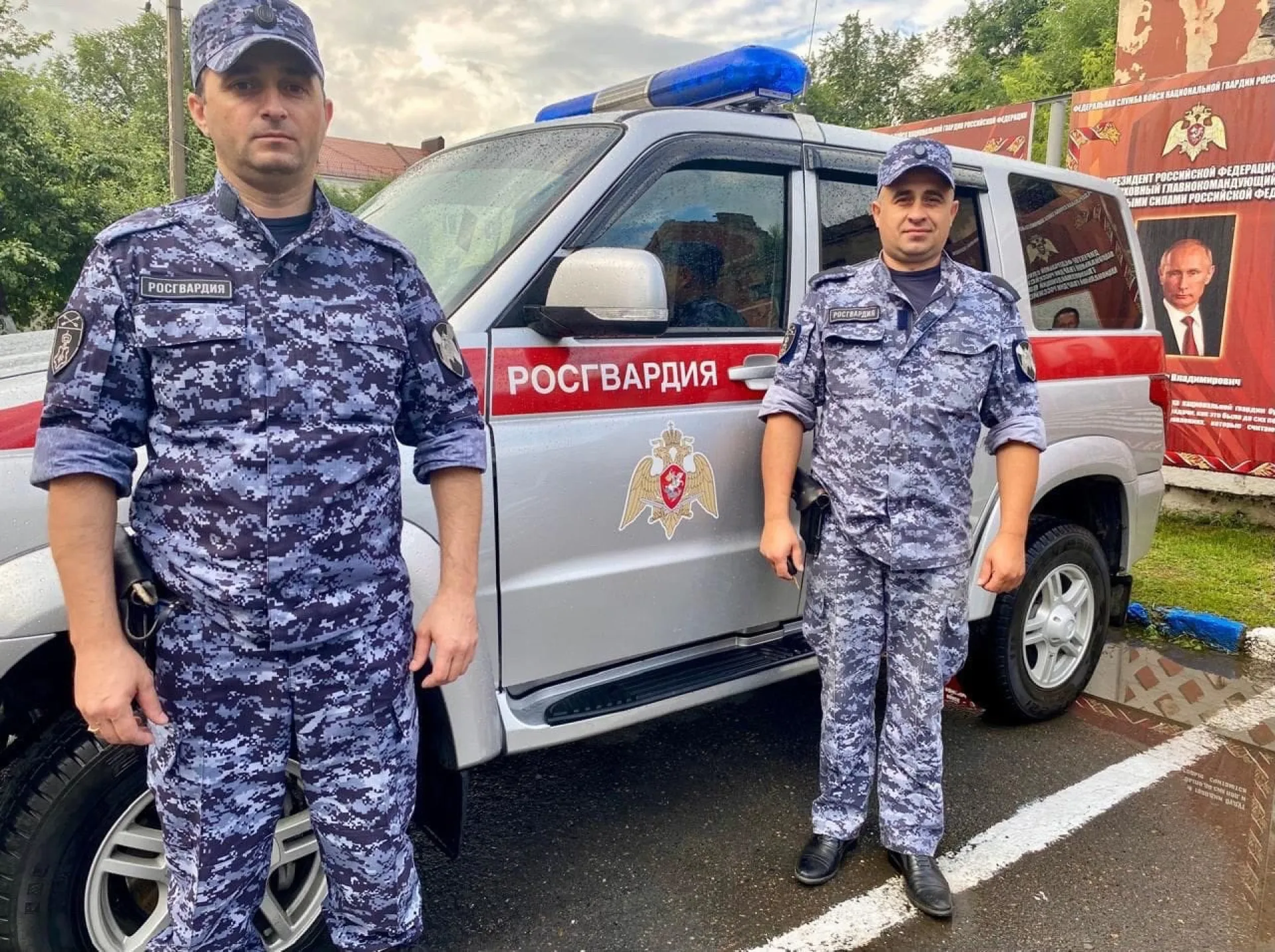 Росгвардейцы оказали первую помощь пострадавшему в ДТП бийчанину 