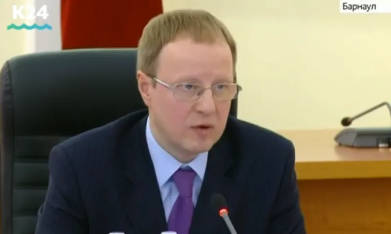 Губернатор Алтайского края Виктор Томенко одобрил действия министра образования региона в ситуации с барнаульской учительницей