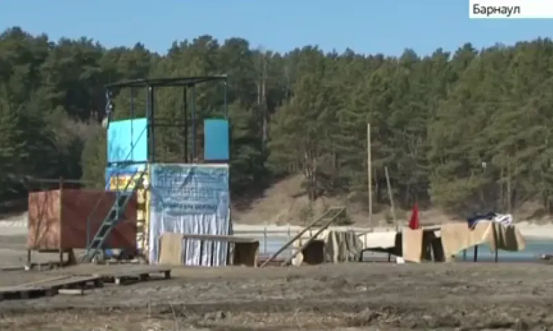 Барнаульских моржей хотят выгнать с Пионерского озера
