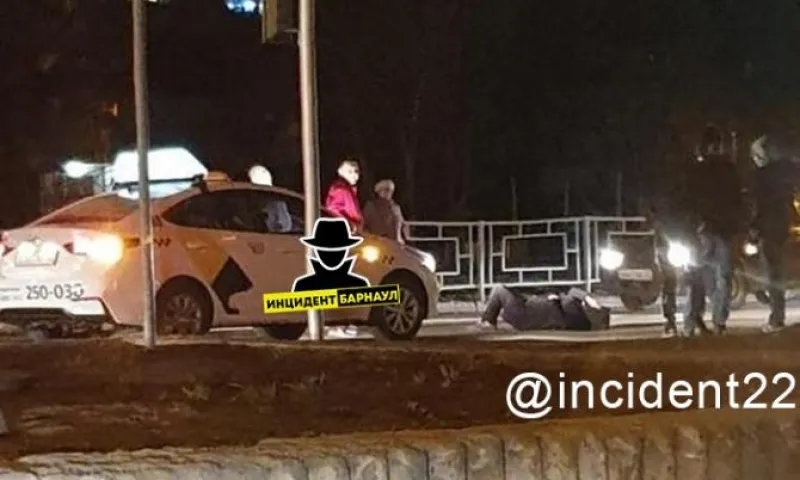 Девушку сбили на пешеходном переходе в Барнауле 