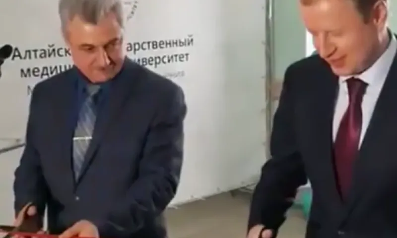 Губернатор Алтайского края Виктор Томенко принял участие в открытии Центра симуляционного обучения врачей Алтайского медицинского университета