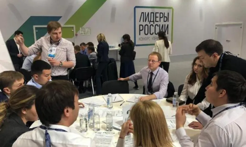 Виктор Томенко с участниками конкурса «Лидеры России» работал над развитием туристического потенциала Алтайского края