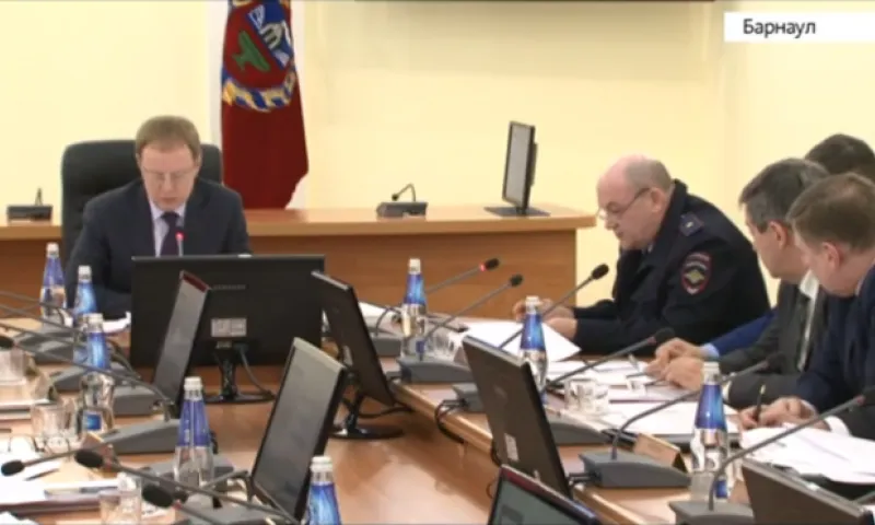 Губернатор Виктор Томенко провел заседание антинаркотической комиссии Алтайского края