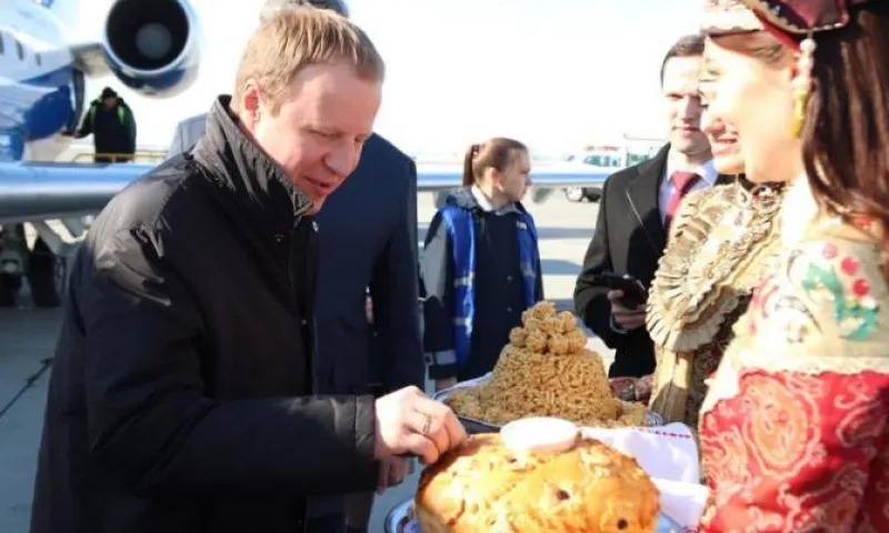 Губернатор Алтайского края Виктор Томенко и глава Республики Татарстан Рустам Минниханов обсудят планы развития сотрудничества регионов