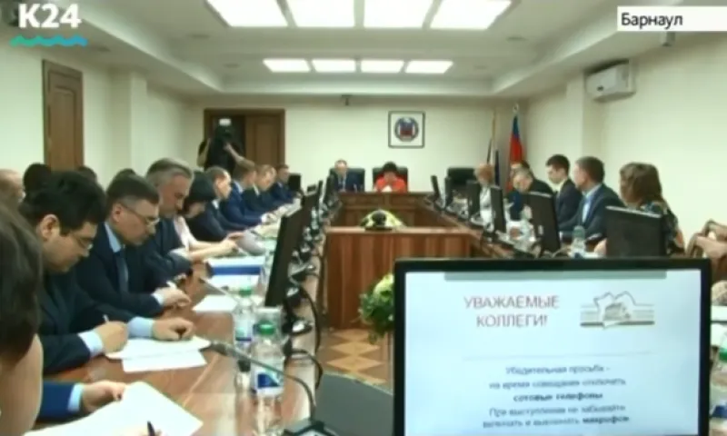 Депутаты АКЗС обсудили проблему бродячих животных в Алтайском крае
