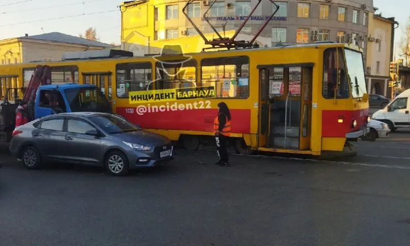 Водитель КамАЗа умер за рулём: стали известны подробности ДТП на проспекте Красноармейском в Барнауле