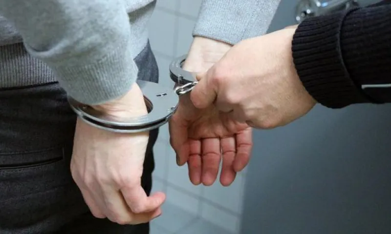 Полицейские задержали двух рубцовчан, грабивших пенсионеров
