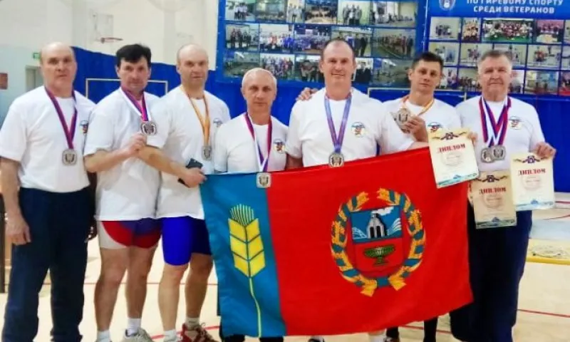 Восемь медалей привезли ветераны-гиревики Алтайского края с первенства России 