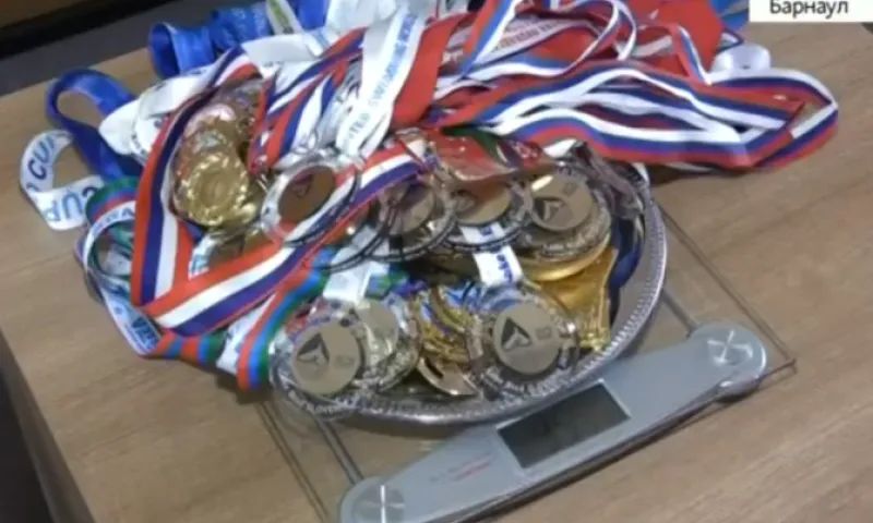 Алтайские моржи подвели итоги прошедшего зимнего спортивного сезона в Алтайском крае