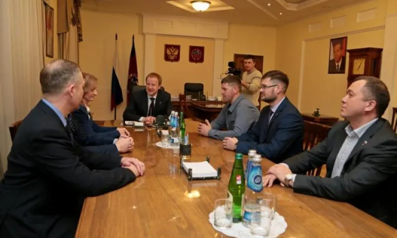 Губернатор Алтайского края Виктор Томенко встретился с финалистами кадрового проекта «Политический лидер»