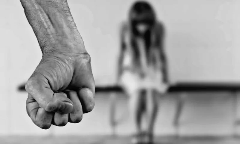 Барнаульца осудили за попытку задушить бывшую девушку