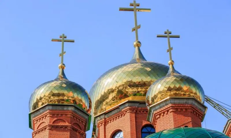 Фото: четыре купола установили на строящийся собор в Барнауле